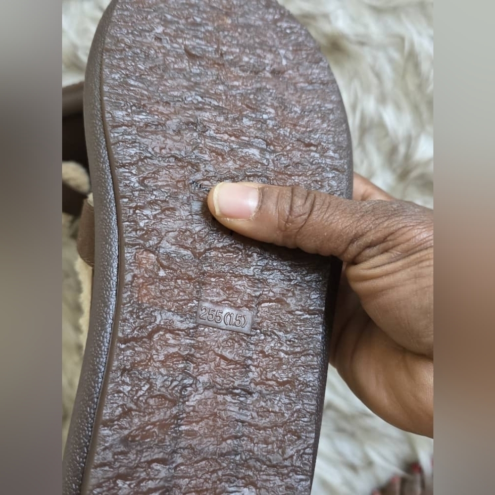 Mary Jane Style Fur Lined Winter Shoes.  . Birkenstock Look alike.. Size 8.5 🌴 - Picture 11 of 11